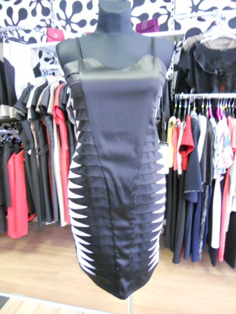 06-veľ.38,40;56,90€